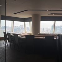 お寿司をいただくフロアも控え室にできます。
