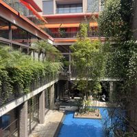 式場から披露宴会場に行くまでの景色です。素敵。