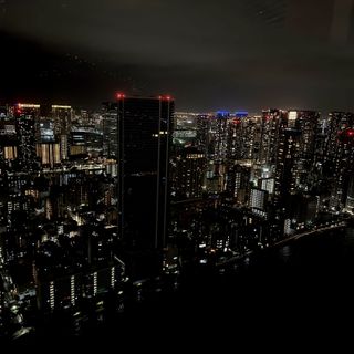 窓から見える夜景です
夕方の式では後半、夜景が見えるとのこと