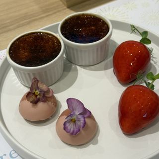 アニヴェルセルのクリームブリュレ美味しすぎる！