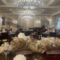 重厚感ある雰囲気の会場