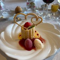 苺のシャルロットケーキ
