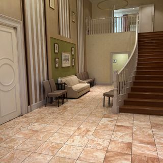 暖かい色合いの部屋と、ブラウンで落ち着いた雰囲気のお部屋。