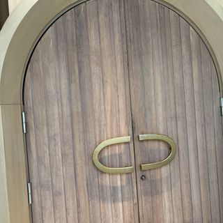 神前式ができる儀式殿の扉