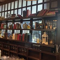 披露宴会場と階段とお手洗いの間にあるバーカウンター