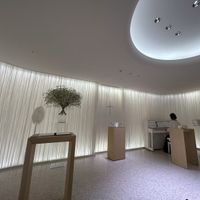 温かみのある挙式会場です。