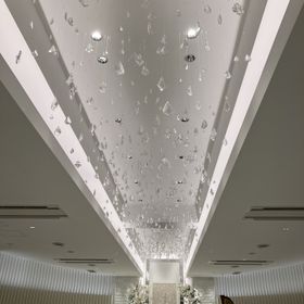 さりげない華やかさのある天井
