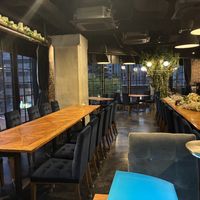 奥の柱で配席によっては見にくいかも