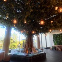 木のような飾り