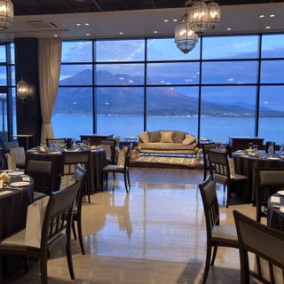THE BAYSUITE SAKURAJIMA TERRACE（ザベイスイートサクラジマテラス）のクチコミ 披露宴会場の写真（2枚目）