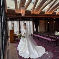 挙式前撮影時の様子、チャペル