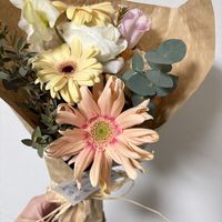 お花をいただき装花のイメージとなりました