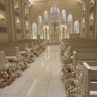 全体的に可愛らしく、女性の憧れが詰まったチャペルです。