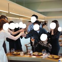 歓談の時間にゲストと新郎新婦が歩き回れます