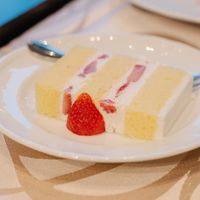 切り分けられただるまケーキ