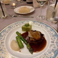 コースのお肉料理です