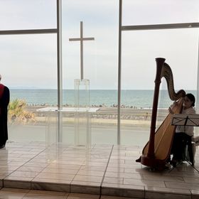 チャペルから海が見える。