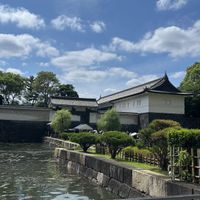 皇居前です