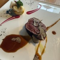 見た目も美しく、とても美味しかったメインのお肉料理