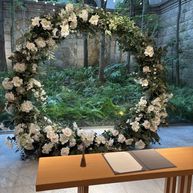 デュクラス大阪/FIVESTAR WEDDINGの挙式会場の写真（1枚目）