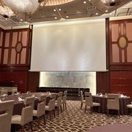 デュクラス大阪/FIVESTAR WEDDINGの披露宴会場の写真（3枚目）
