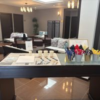 結婚証明書とドレス色当てクイズ