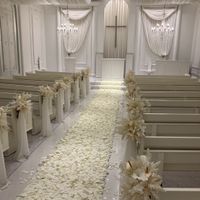 白基調のチャペル