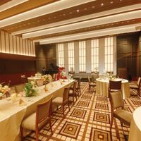 地下会場はピアノの生演奏をオプションでつけられるとのこと