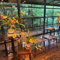 緑バックの高砂。装花が映えます