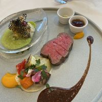 コース料理のメインのお肉料理です