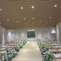 チェアバージョンのチャペルを入り口から見た様子です。