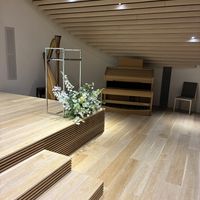 チャペルにはハープとオルガンがありました。