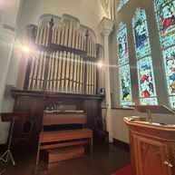 OSAKA St.BATH CHURCH(大阪セントバース教会)の挙式会場の写真（1枚目）