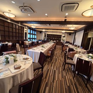 川原町倶楽部 ラ・ルーナピエーナ  〈エルフラットグループ〉のクチコミ 披露宴会場の写真（1枚目）