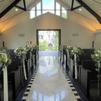 新婦入場の際に旧西尾邸が見えます。