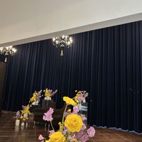 カーテン閉めれるのでサプライズ入場しやすいです。