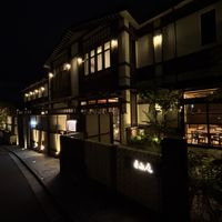 夜の外観