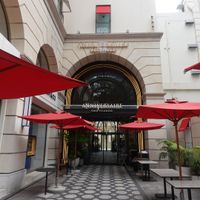 披露宴会場の外観はレストランがロビーに入ってます。