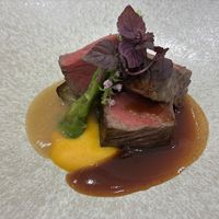洋風ソースの肉料理。和風ソースの方も両方美味しかった。