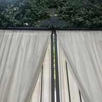 入り口の扉を内側からとった写真
扉がワクワクしました