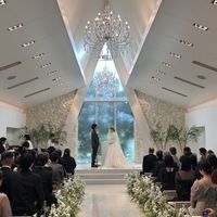 王道の白チャペル
自然光がしっかり入ります
