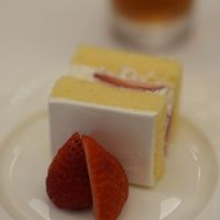 プラン内のケーキです。最後に切って出していただきました