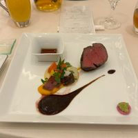 メイン料理のお肉