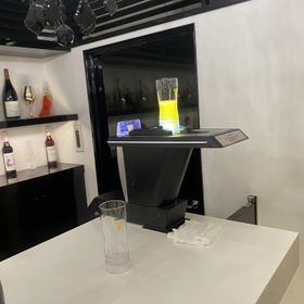 ウェルカムパーティ会場のトルネードビールサーバー